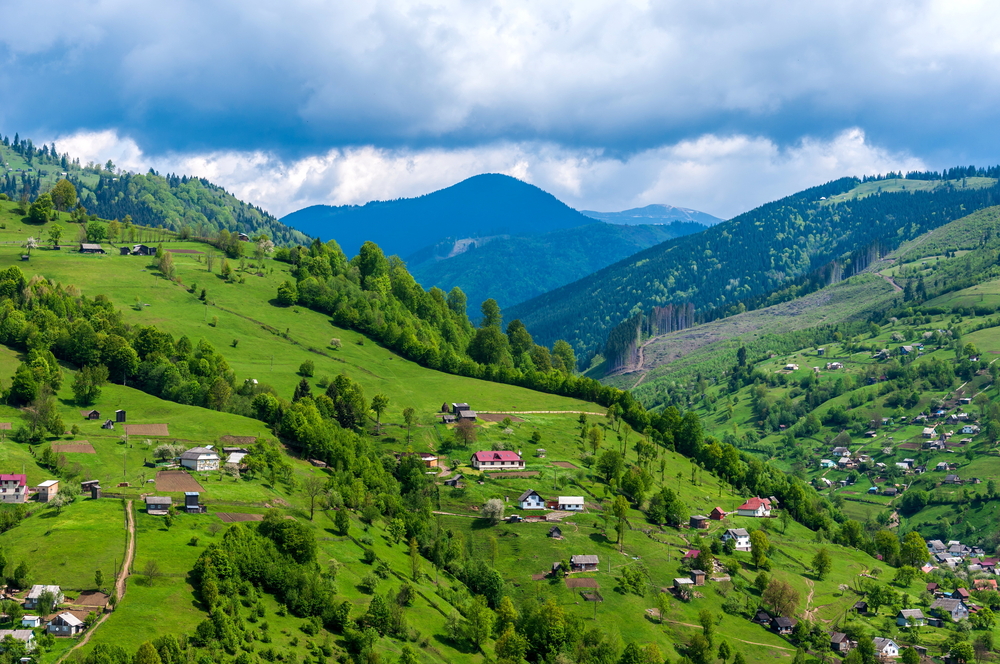 KARPAT - Determinants and opportunities for the socio-economic and spatial development of the Carpathian region