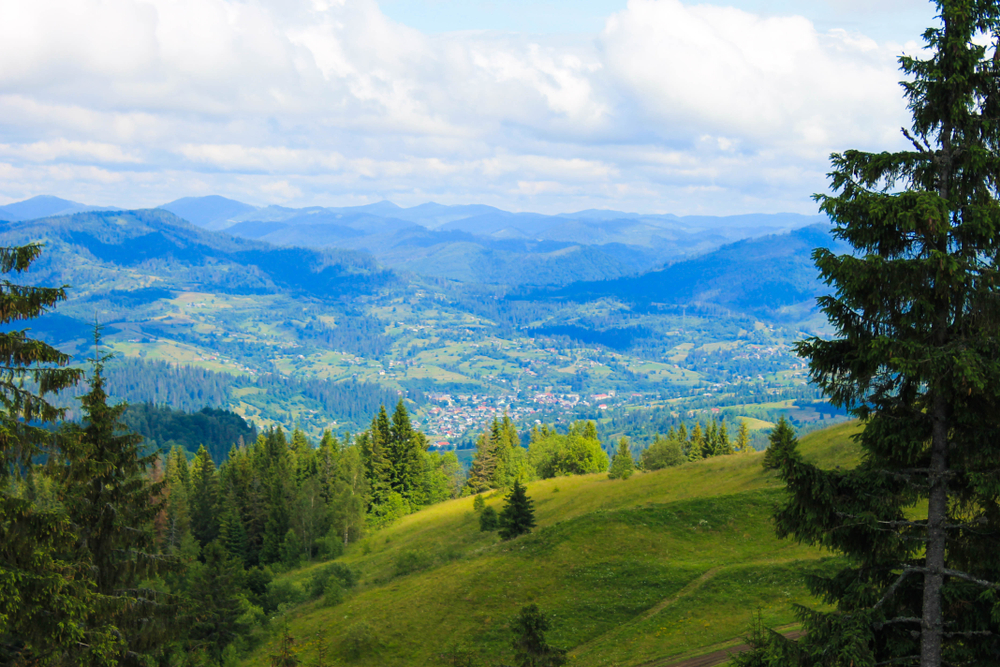 image_karpat-village-in-the-mountains