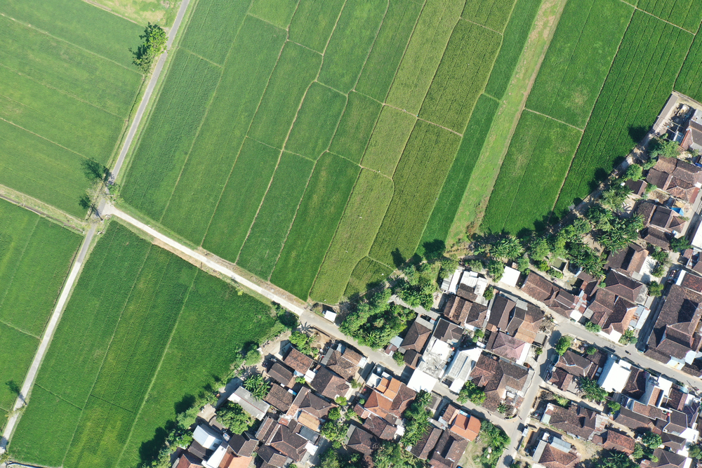 image_reducing-land-take_town-view-from-above